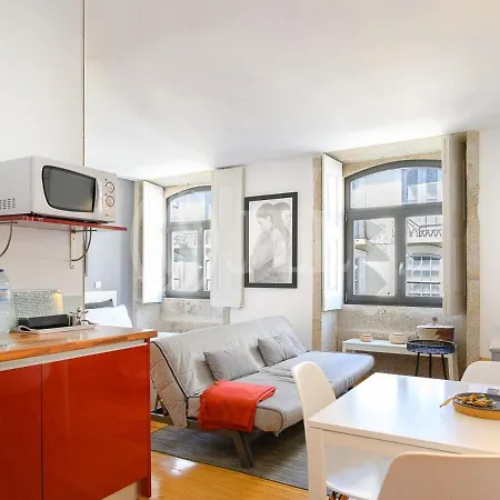 Almada Apartments 468
