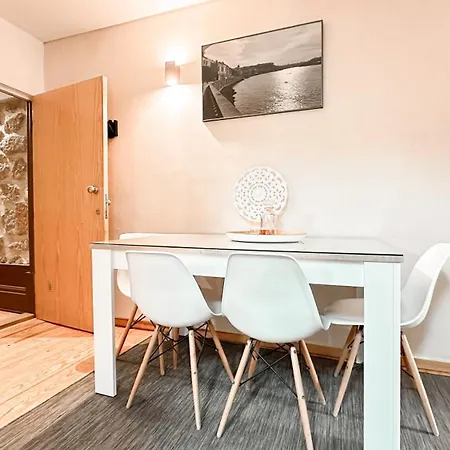 Almada Apartments 468 *