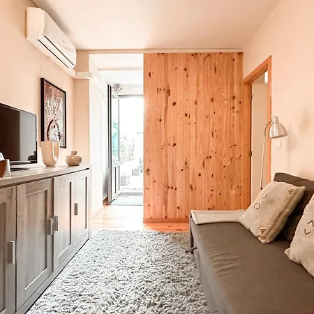Almada Apartments 468