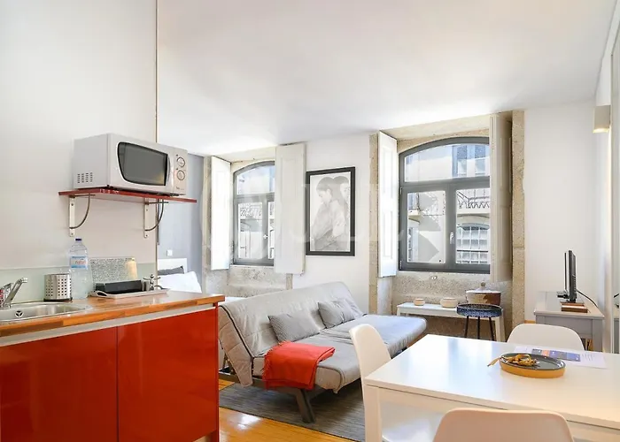 Almada Apartments 468