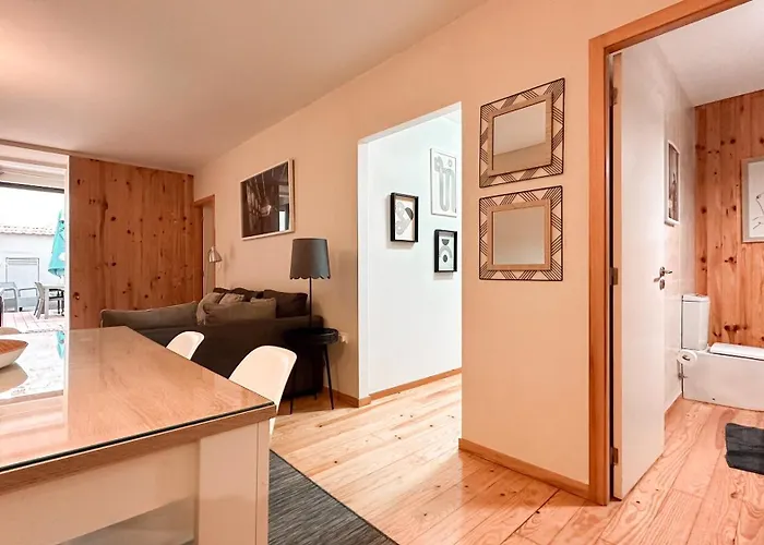 Almada Apartments 468