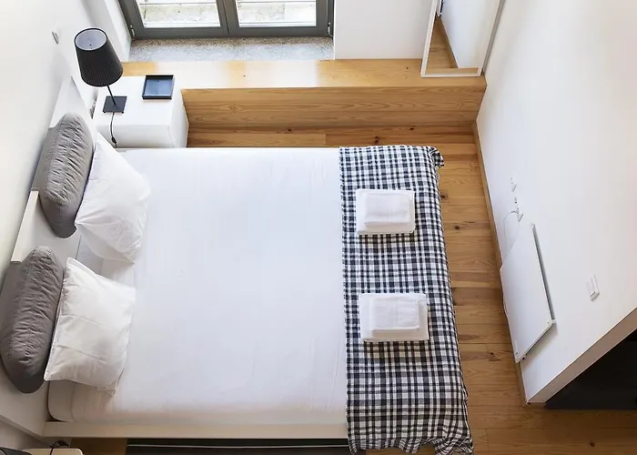 Almada Apartments 468