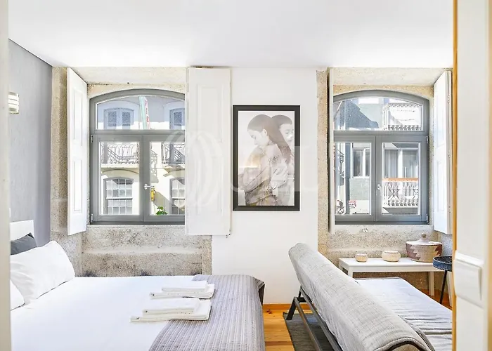 Almada Apartments 468