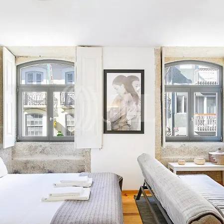 Almada Apartments 468